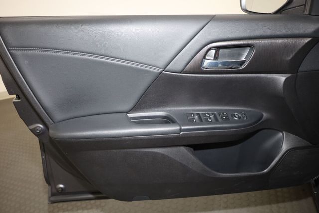 Thumbnail: 2015 Honda Accord - 27