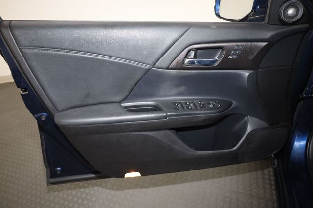 Thumbnail: 2015 Honda Accord - 26