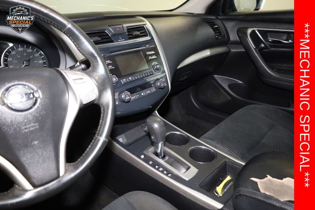 Thumbnail: 2015 Nissan Altima - 8