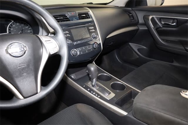 Thumbnail: 2015 Nissan Altima - 30