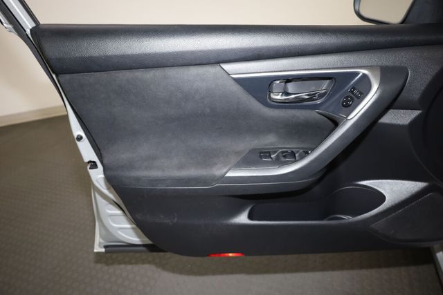 Thumbnail: 2014 Nissan Altima - 26