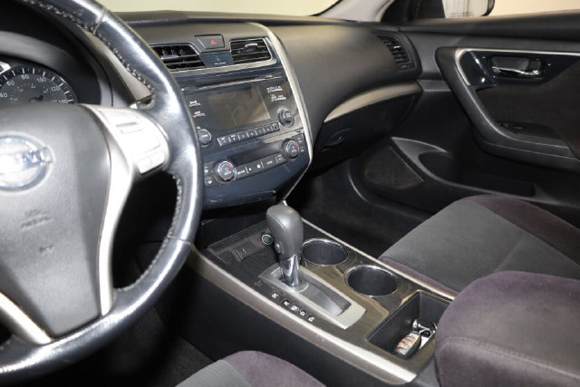 Thumbnail: 2013 Nissan Altima - 8