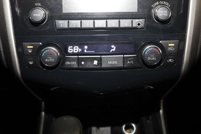 Thumbnail: 2013 Nissan Altima - 32