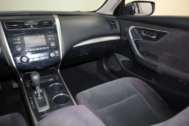 Thumbnail: 2013 Nissan Altima - 30