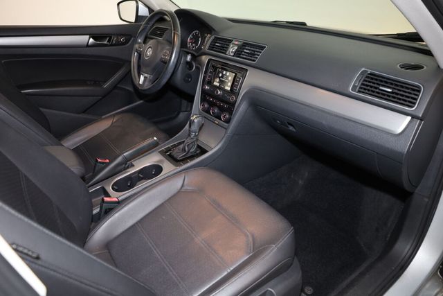 Thumbnail: 2014 Volkswagen Passat - 36