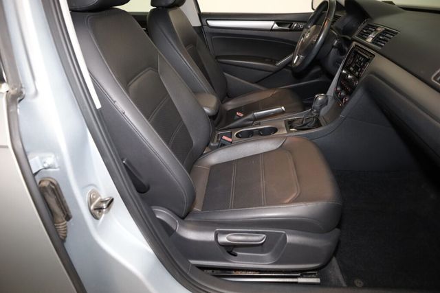 Thumbnail: 2014 Volkswagen Passat - 11