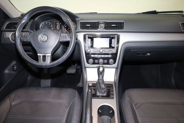 Thumbnail: 2014 Volkswagen Passat - 14