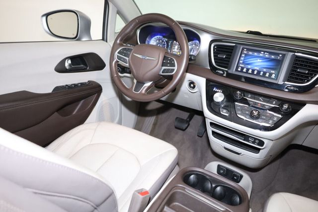 Thumbnail: 2019 Chrysler Pacifica - 15