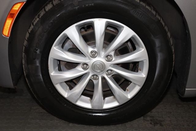 Thumbnail: 2019 Chrysler Pacifica - 8