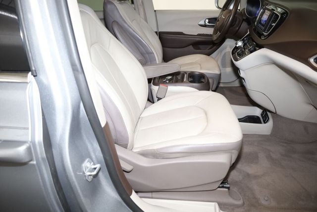 Thumbnail: 2019 Chrysler Pacifica - 37