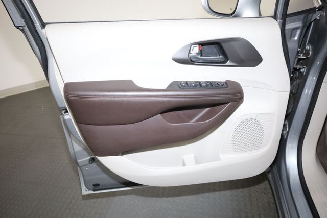 Thumbnail: 2019 Chrysler Pacifica - 28