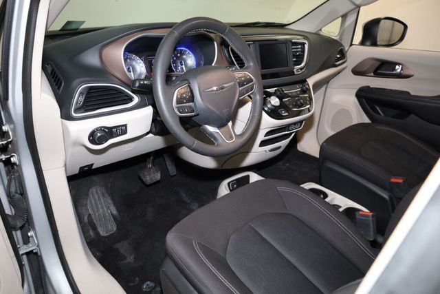 Thumbnail: 2022 Chrysler Voyager - 2