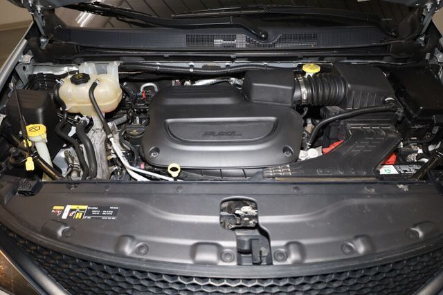 Thumbnail: 2022 Chrysler Voyager - 8