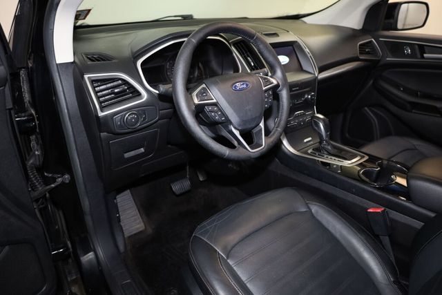Thumbnail: 2016 Ford Edge - 2