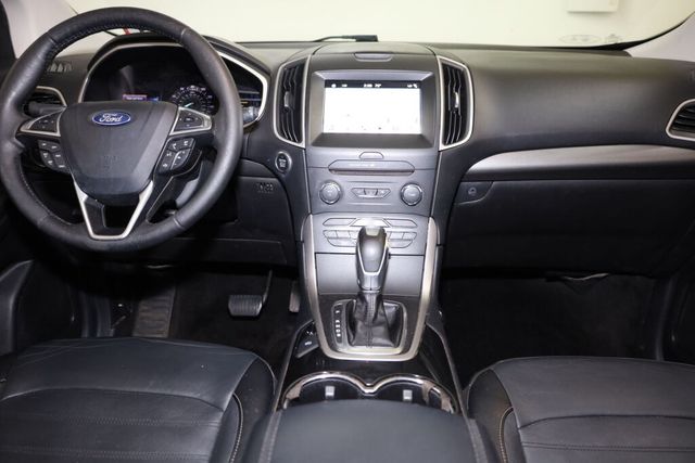 Thumbnail: 2016 Ford Edge - 14