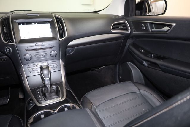 Thumbnail: 2016 Ford Edge - 30