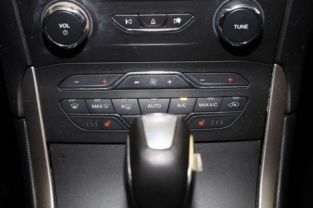 Thumbnail: 2016 Ford Edge - 33