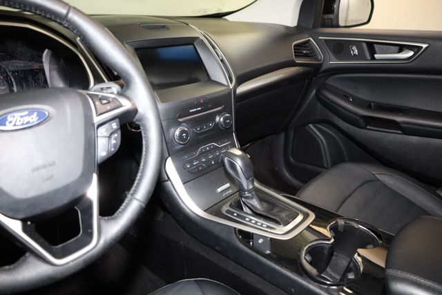 Thumbnail: 2016 Ford Edge - 9
