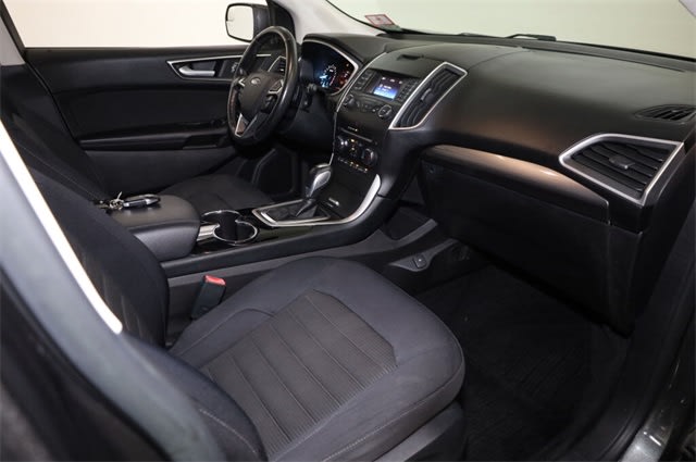 Thumbnail: 2015 Ford Edge - 11