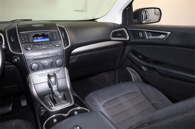 Thumbnail: 2015 Ford Edge - 14