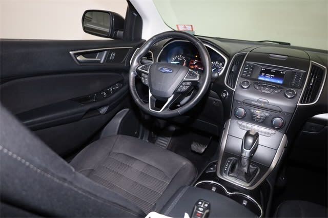 Thumbnail: 2015 Ford Edge - 9