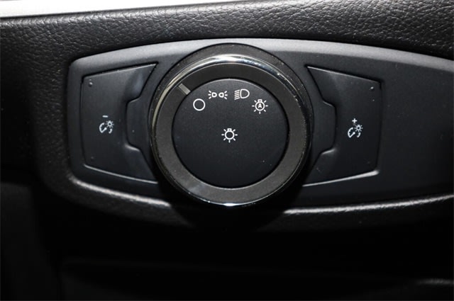 Thumbnail: 2015 Ford Edge - 31