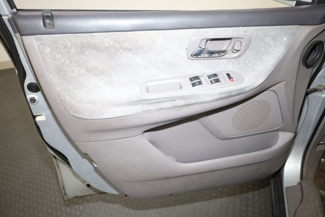 Thumbnail: 2004 Honda Odyssey - 25