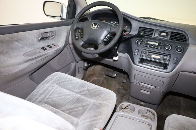Thumbnail: 2004 Honda Odyssey - 13