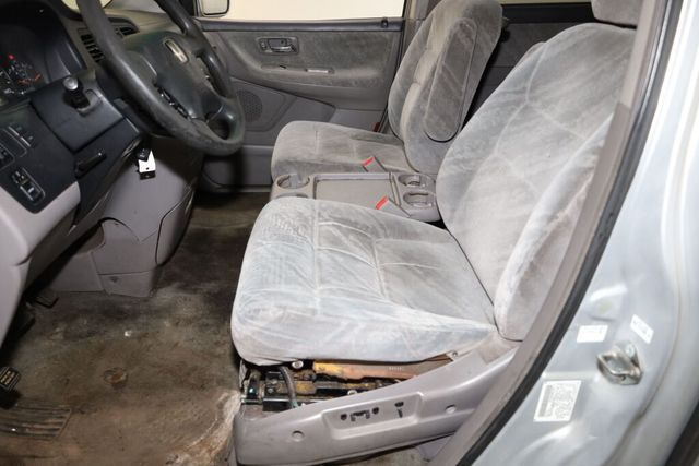 Thumbnail: 2004 Honda Odyssey - 10