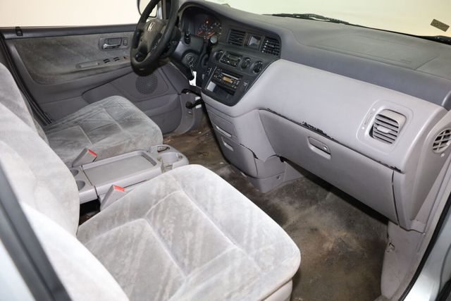 Thumbnail: 2004 Honda Odyssey - 11