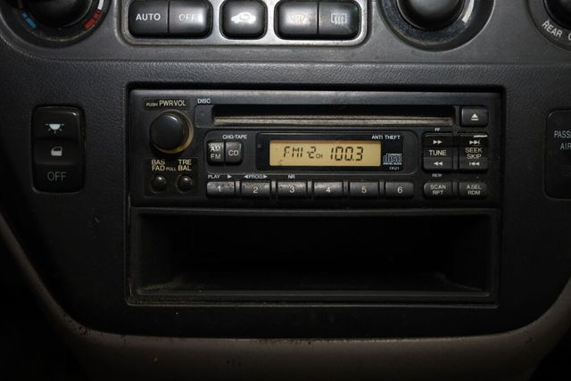 Thumbnail: 2004 Honda Odyssey - 15