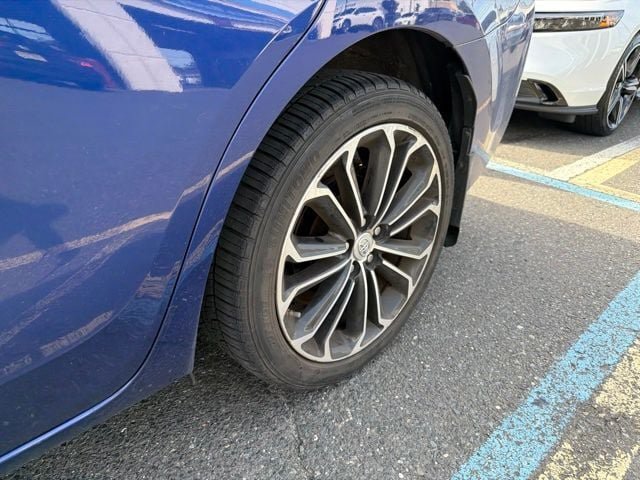 Thumbnail: 2014 Toyota Corolla - 4