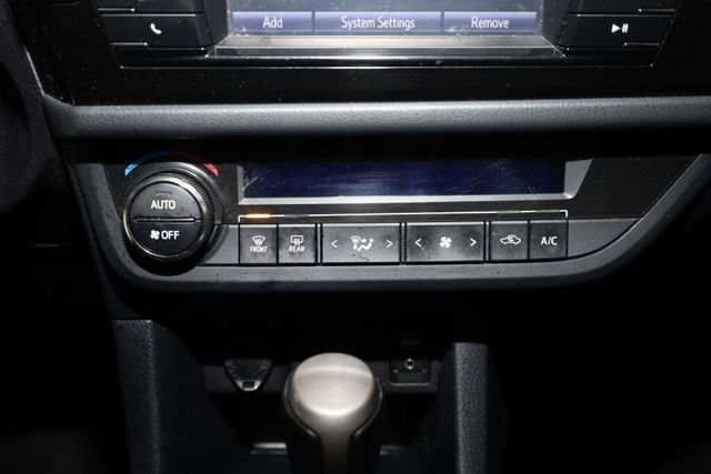 Thumbnail: 2016 Toyota Corolla - 31