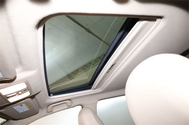 Thumbnail: 2012 Toyota RAV4 - 30
