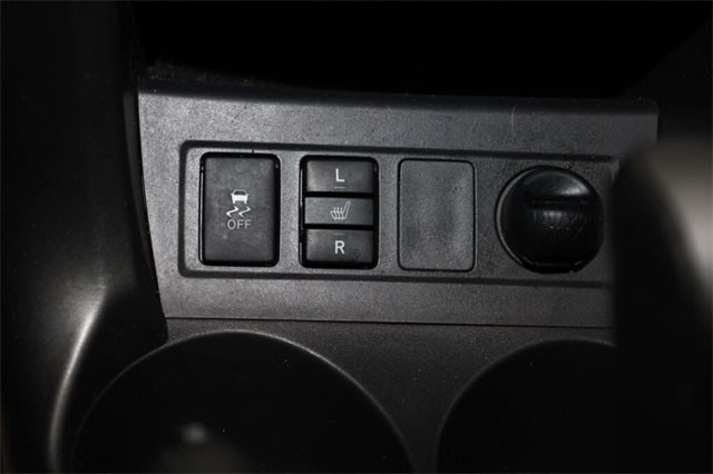Thumbnail: 2012 Toyota RAV4 - 33