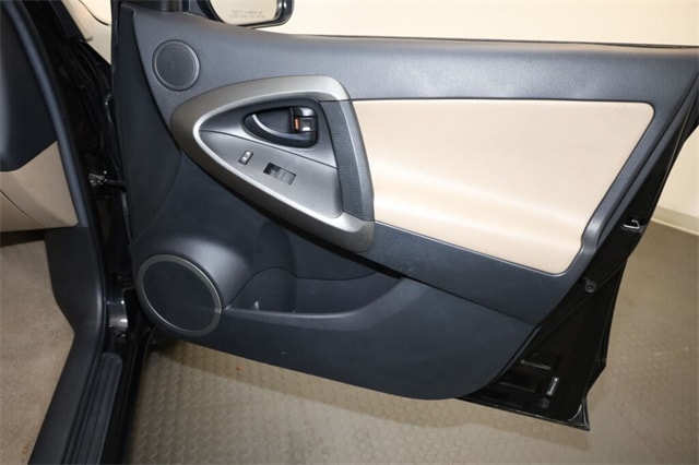 Thumbnail: 2012 Toyota RAV4 - 29