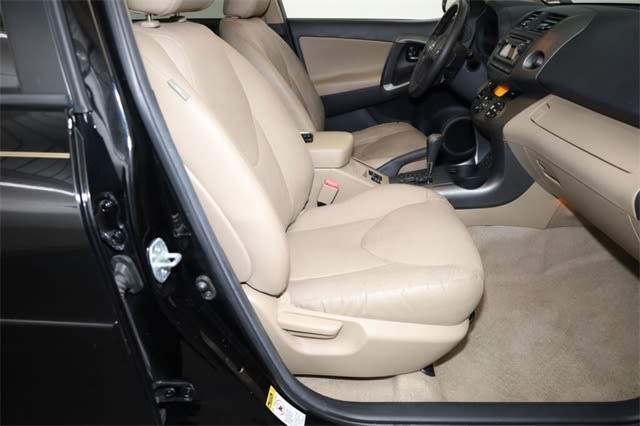 Thumbnail: 2012 Toyota RAV4 - 28