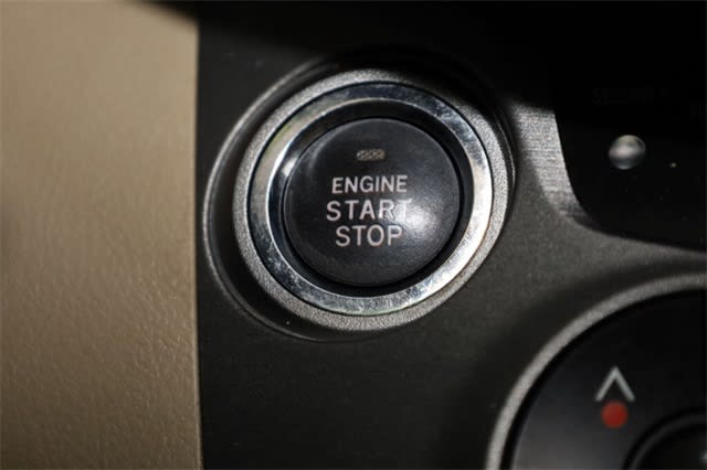 Thumbnail: 2012 Toyota RAV4 - 32
