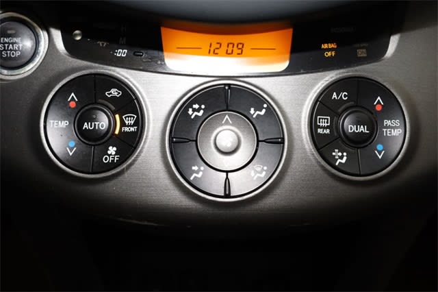 Thumbnail: 2012 Toyota RAV4 - 31