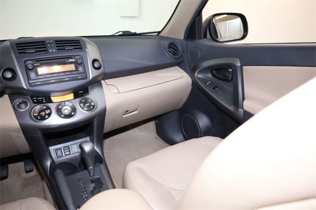 Thumbnail: 2012 Toyota RAV4 - 27