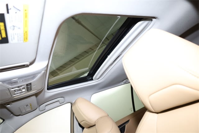 Thumbnail: 2019 Toyota RAV4 - 32