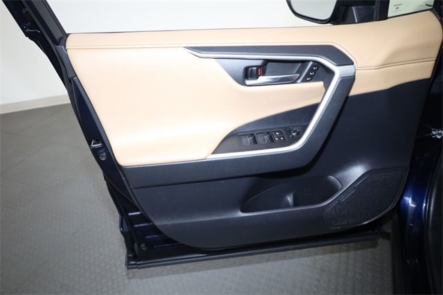 Thumbnail: 2019 Toyota RAV4 - 27