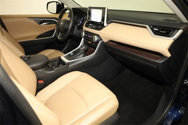 Thumbnail: 2019 Toyota RAV4 - 28