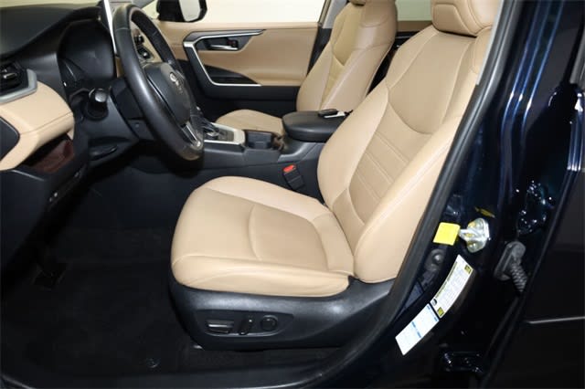 Thumbnail: 2019 Toyota RAV4 - 10