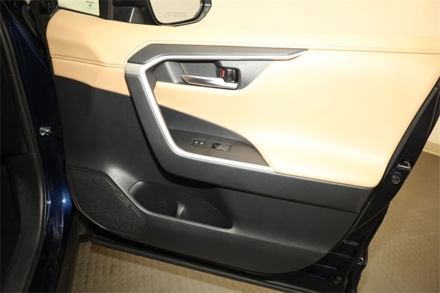 Thumbnail: 2019 Toyota RAV4 - 29