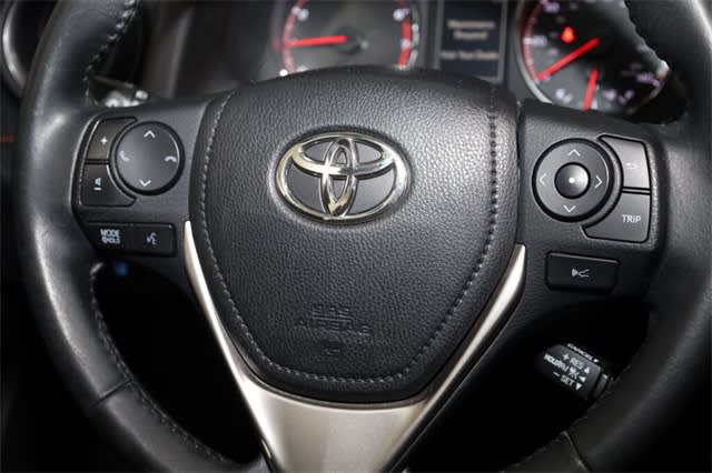 Thumbnail: 2018 Toyota RAV4 - 37