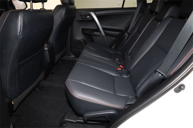 Thumbnail: 2018 Toyota RAV4 - 12