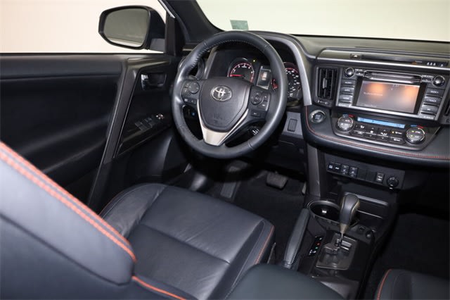 Thumbnail: 2018 Toyota RAV4 - 9