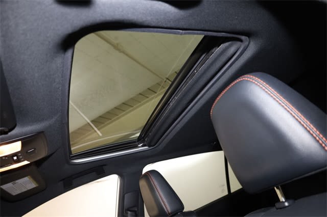 Thumbnail: 2018 Toyota RAV4 - 32