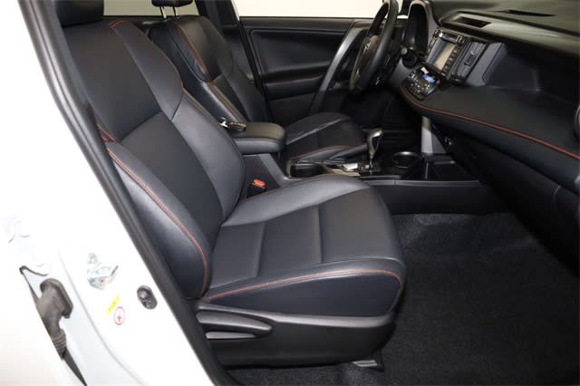 Thumbnail: 2018 Toyota RAV4 - 28